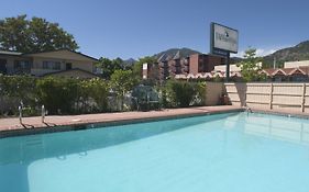 Boulder University Inn